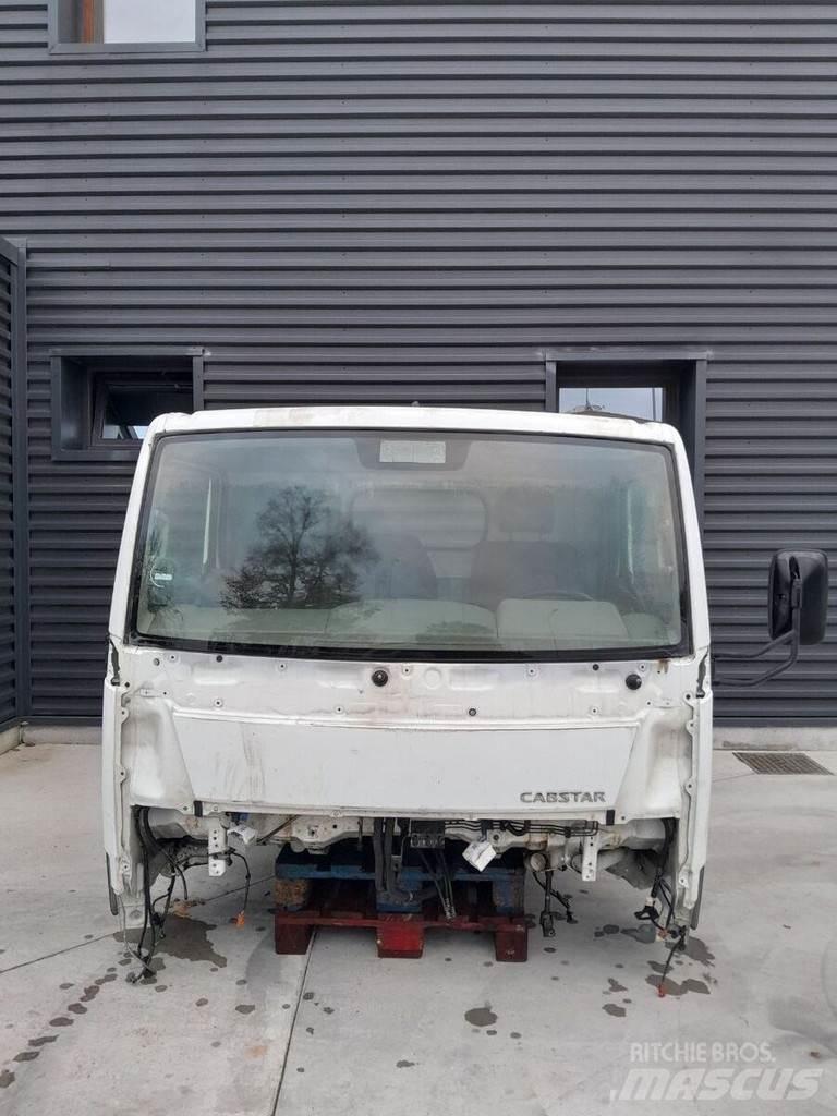Nissan Cabstar Cabine e interni