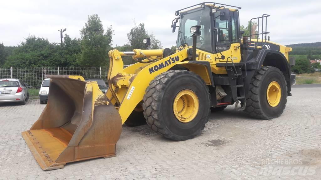 Komatsu WA470-7 Pale gommate
