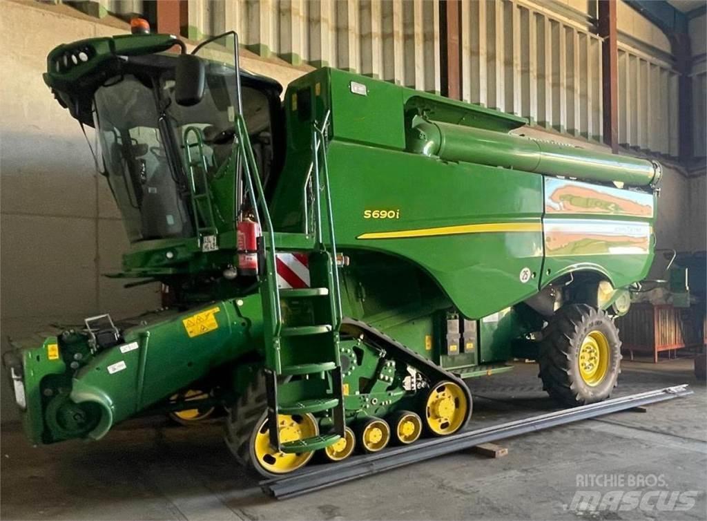 John Deere S690i Mietitrebbiatrici