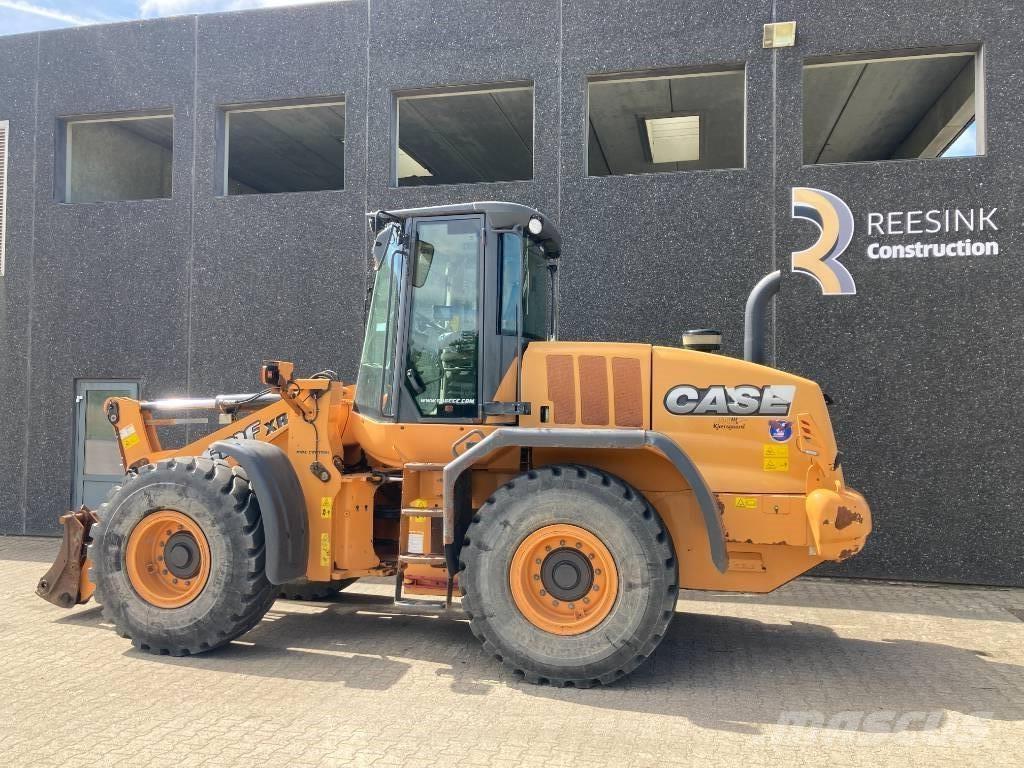 CASE 621 F XR Pale gommate
