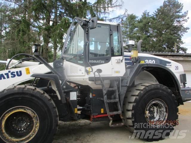 Komatsu WA 380 Pale gommate