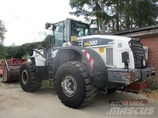 Komatsu WA 380 Pale gommate