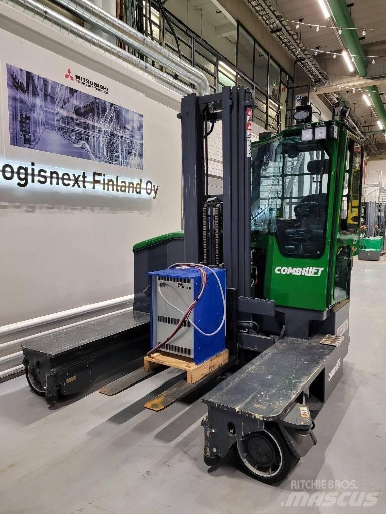 Combilift C4000ET Carrello elevatore retrattile a 4 vie