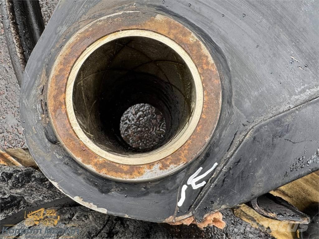 Komatsu 165F Gru per esbosco