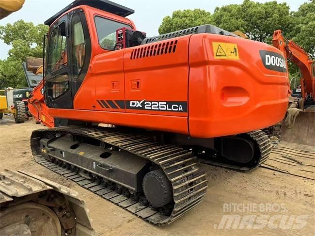 Doosan DX 225 LC Escavatori cingolati