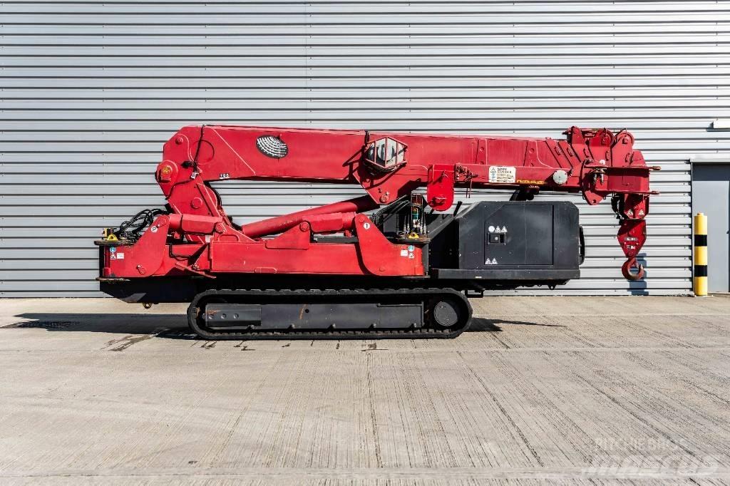 Unic URW-706 Mini gru