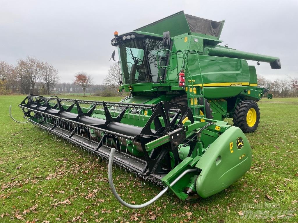John Deere T670 Mietitrebbiatrici