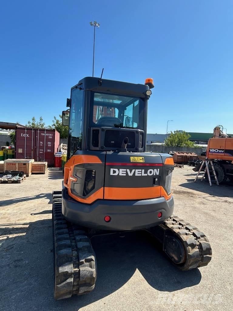 Develon DX 55 R-7 Miniescavatori