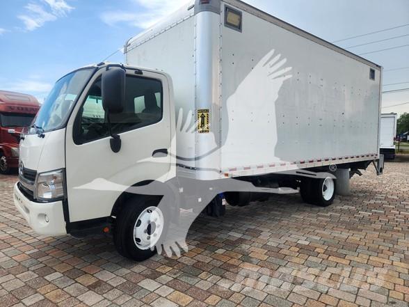 Hino 195 Camion cassonati