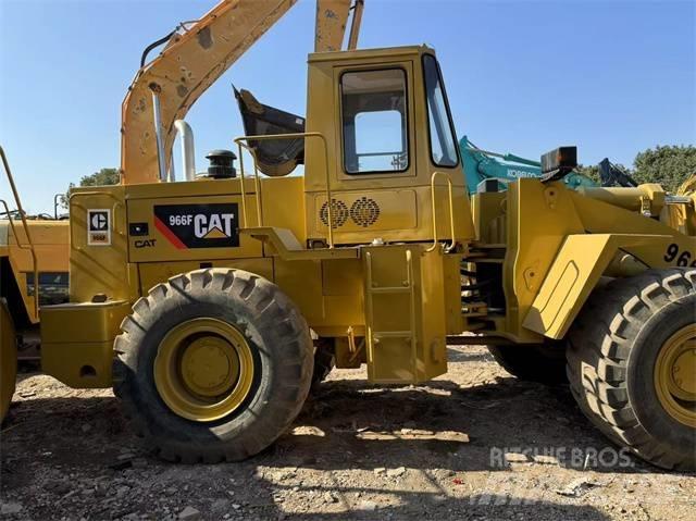 CAT 966 F Pale gommate