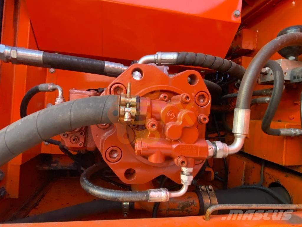 Doosan 220 LC-7 Escavatori cingolati