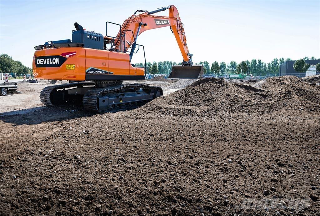 Develon DX225LC-7 Escavatori cingolati