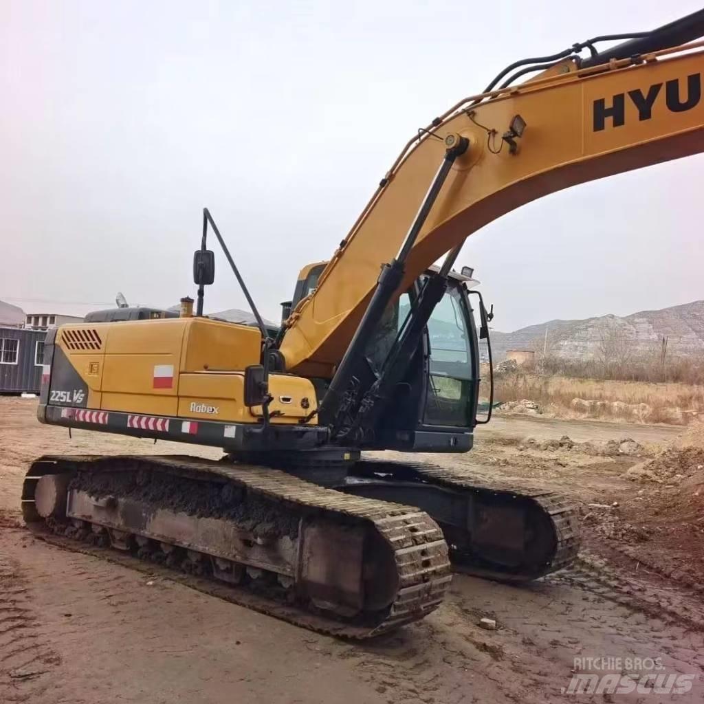 Hyundai R225LVS Escavatori gommati