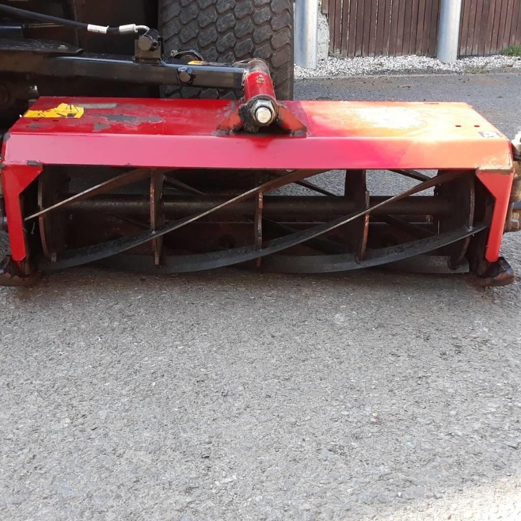 Toro LT3340 Tosaerba professionali rough, trim e surrounds