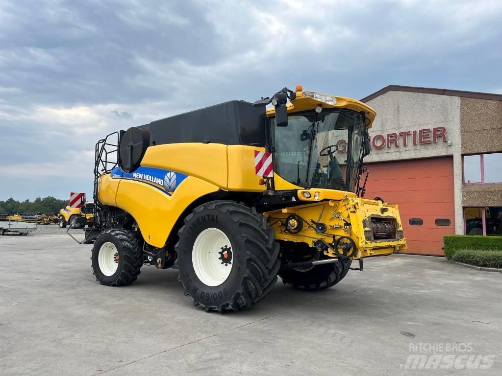 New Holland CR 9090 Mietitrebbiatrici