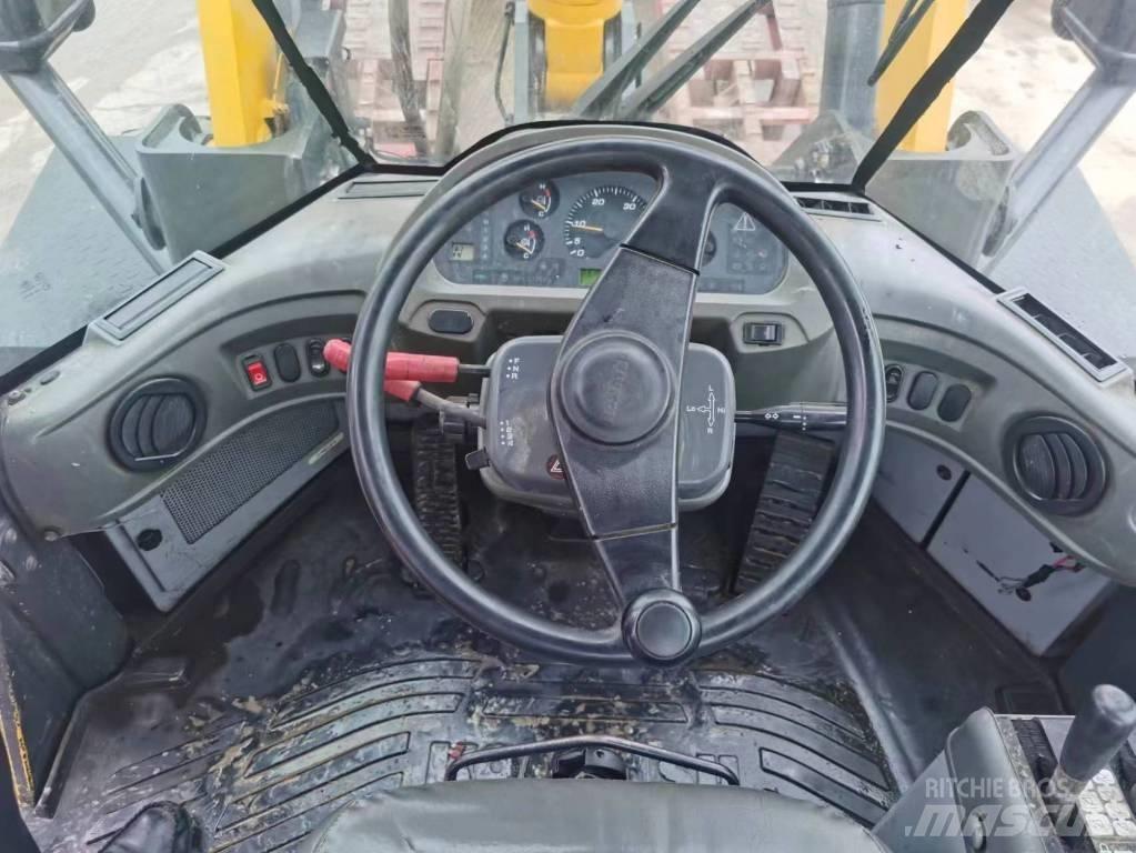 Komatsu WA 380 Pale gommate
