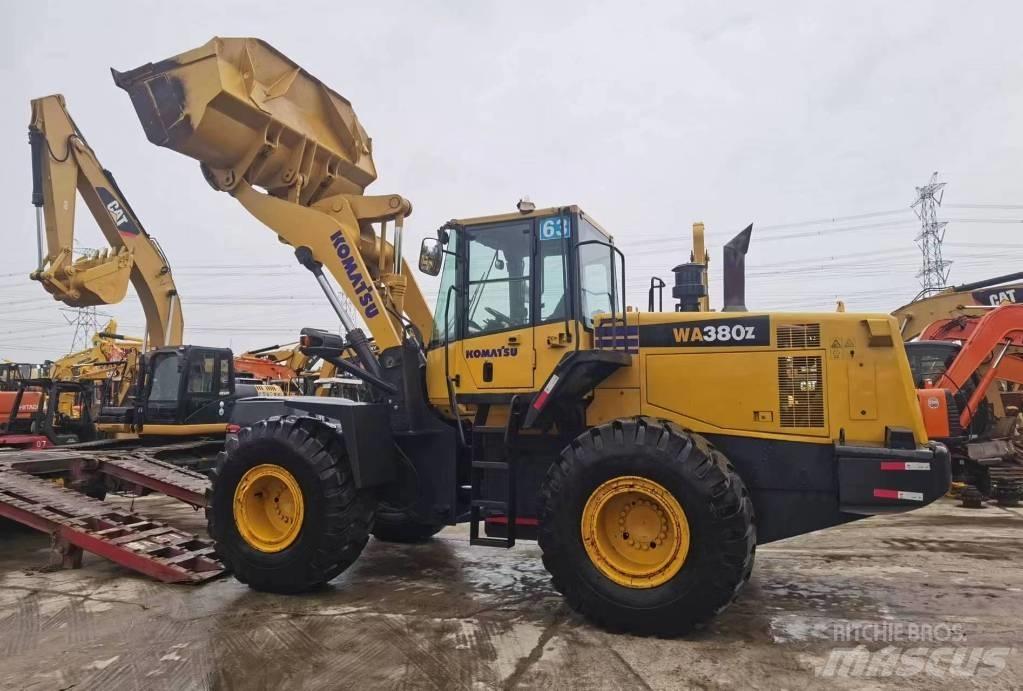 Komatsu WA 380 Pale gommate