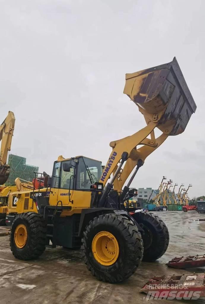 Komatsu WA 380 Pale gommate