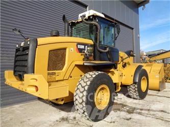 CAT 938M Pale gommate