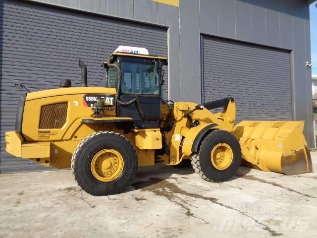 CAT 938M Pale gommate