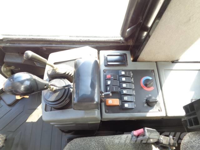 CAT 924 G II Pale gommate