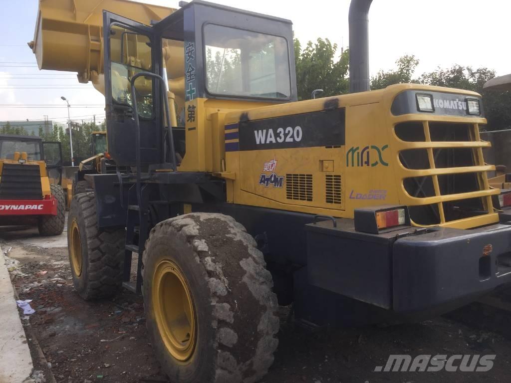 Komatsu WA 320-3 Pale gommate