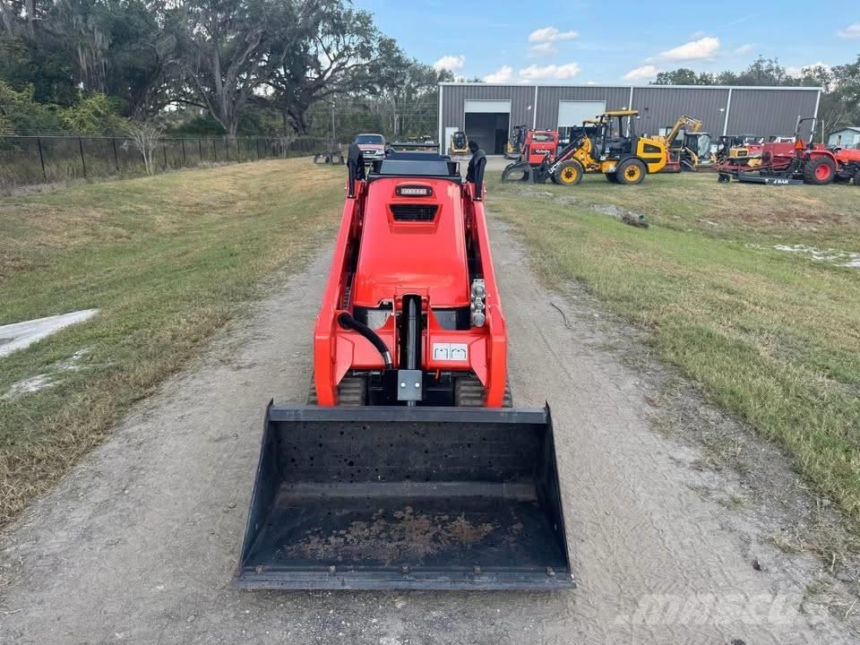 Kubota SCL 1000 Mini Pale Gommate
