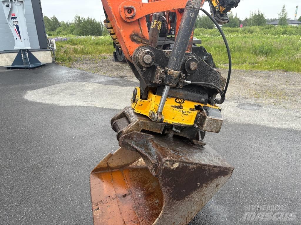 Hitachi ZX135US-3 Escavatori cingolati