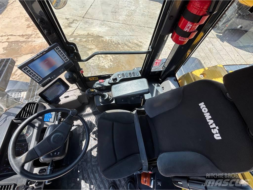 Komatsu WA270-8E0 Pale gommate