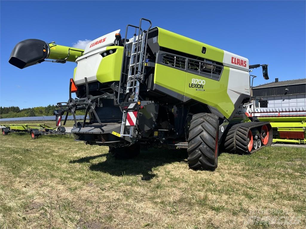 CLAAS Lexion 8700TT Mietitrebbiatrici
