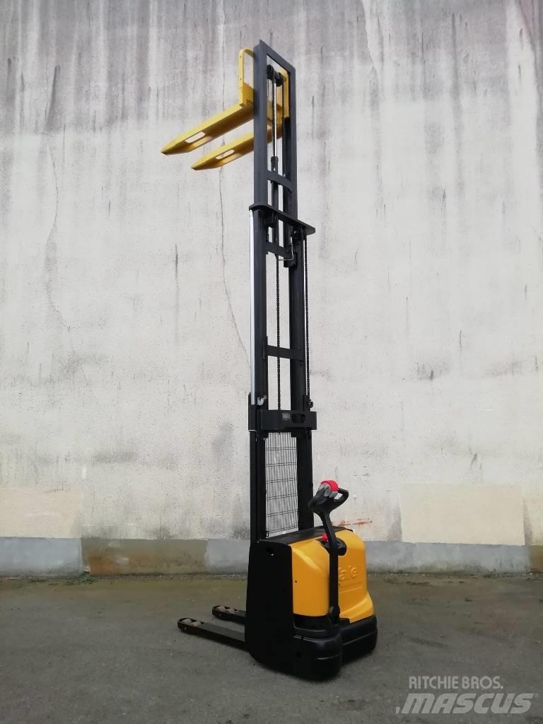 Hyster S1.4 Transpallet uomo a terra