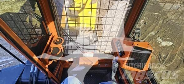 Barko 495B Caricatronchi con base su rimorchio