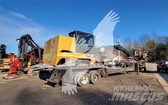 CAT 559C Caricatronchi con base su rimorchio