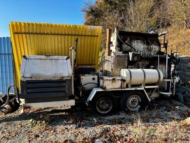  KOBIT príves Termocontainer per asfalto