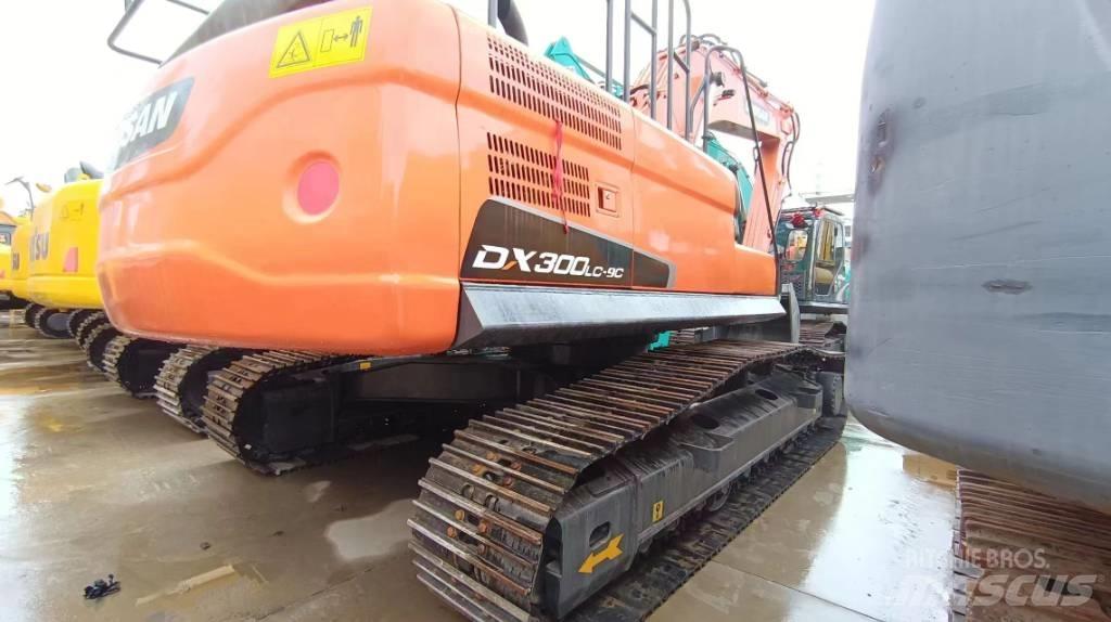 Doosan DX300 LC-9C Escavatori cingolati