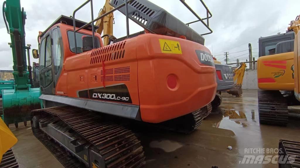 Doosan DX300 LC-9C Escavatori cingolati