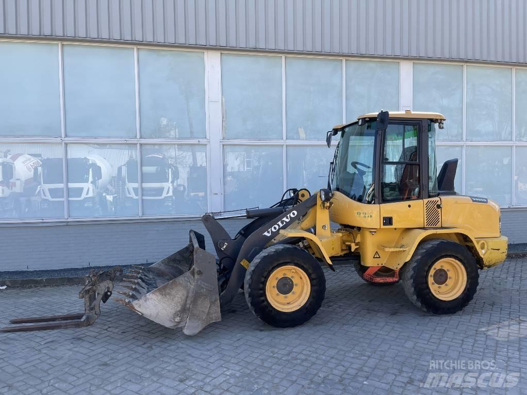 Volvo L 30 G     2018     CE Pale gommate