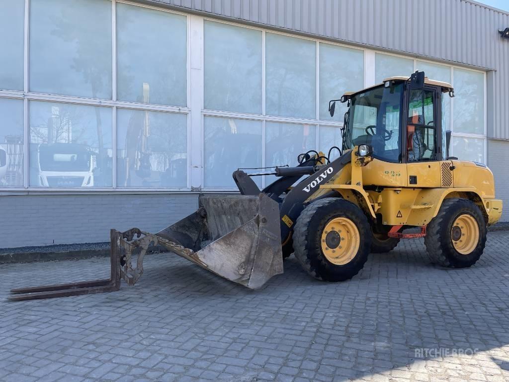 Volvo L 30 G     2018     CE Pale gommate