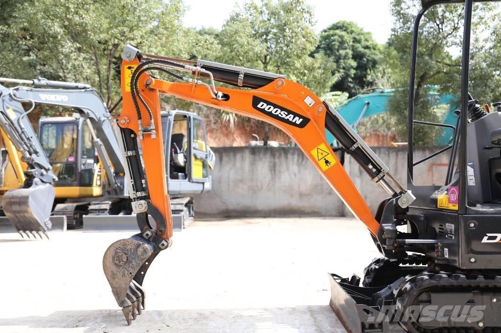 Doosan DX 17 Escavatori cingolati