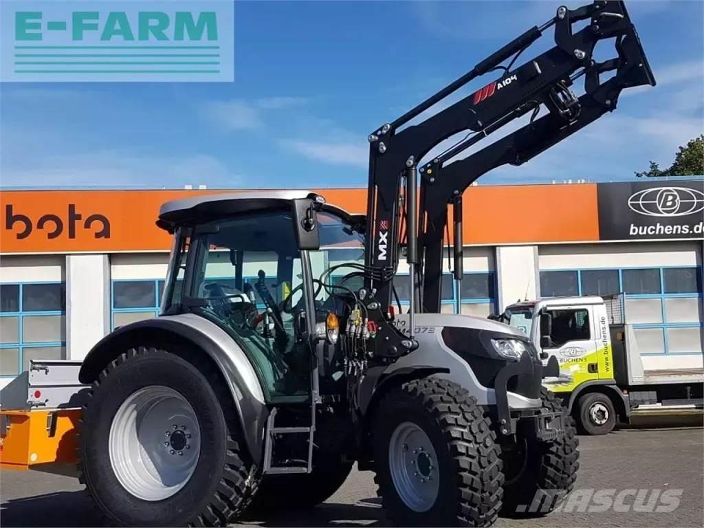 Kubota m4073 cab Trattori