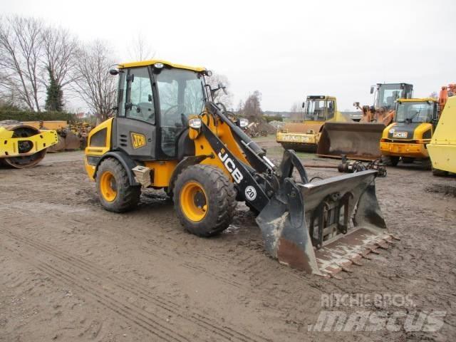 JCB 407 409 Pale gommate