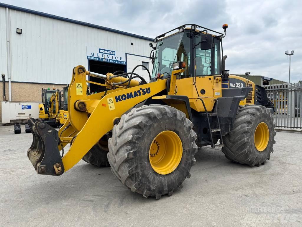 Komatsu WA320-5 Pale gommate