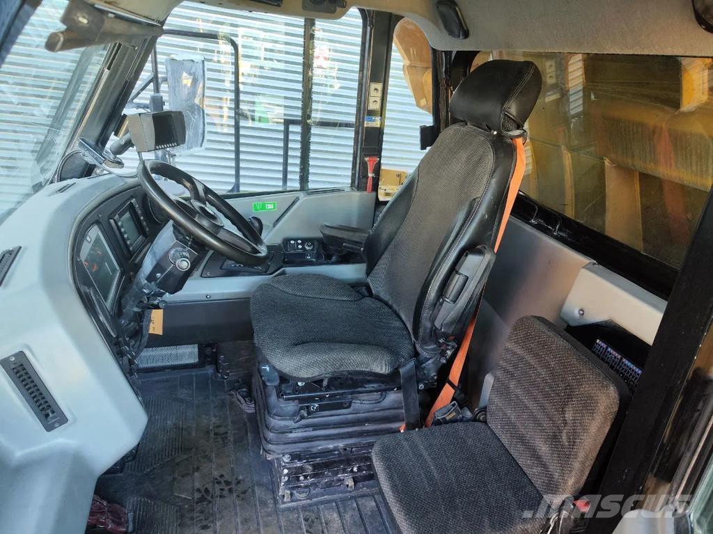 CAT 772G Dumper a telaio rigido