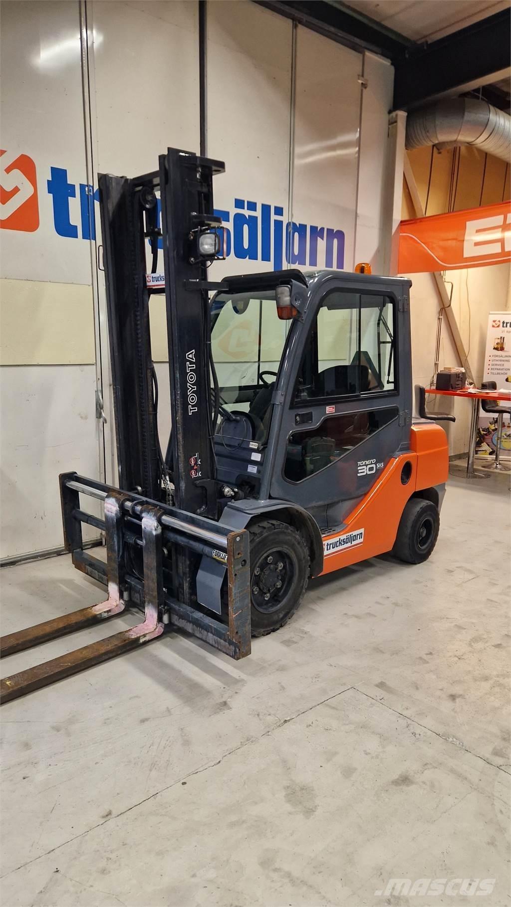 Toyota 8FDF30 Carrelli elevatori diesel