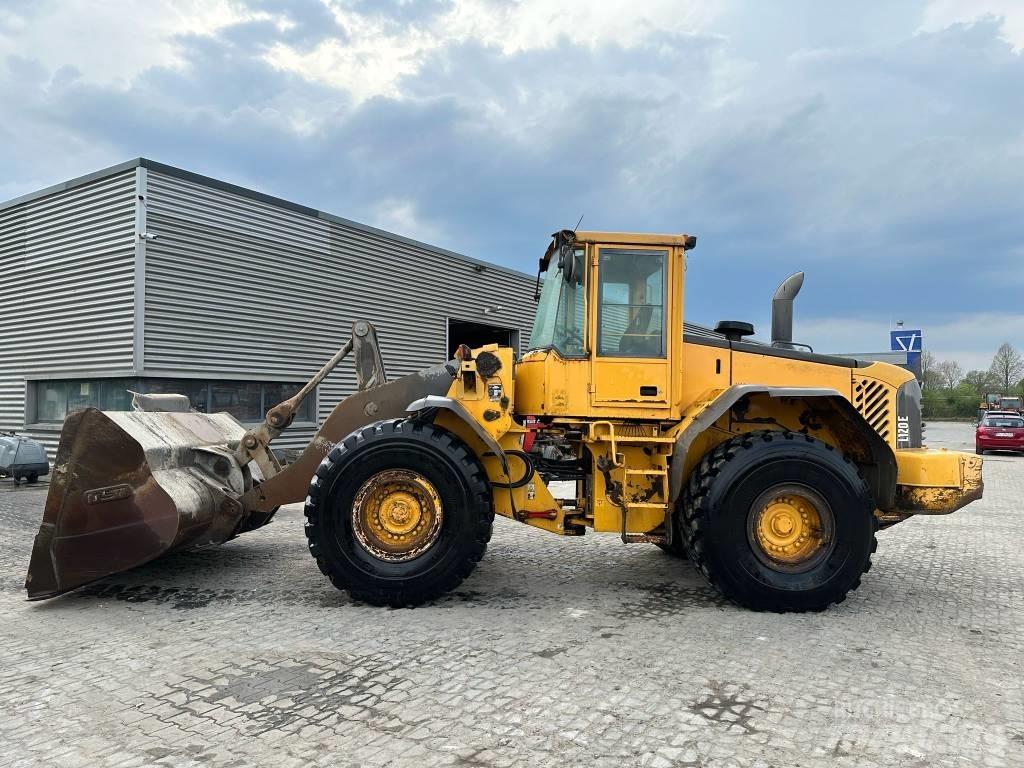 Volvo L120E Pale gommate