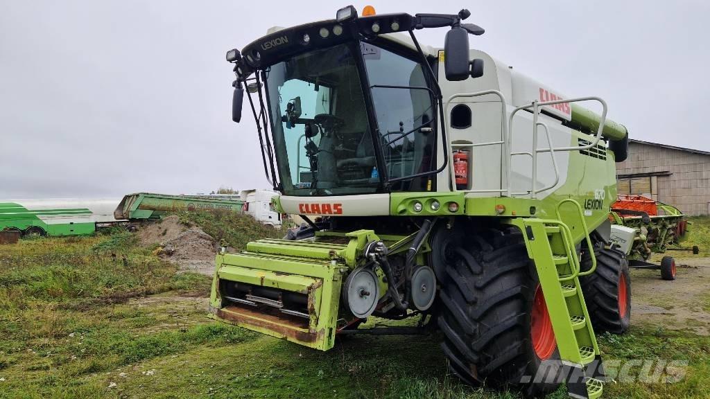 CLAAS Lexion 670 Mietitrebbiatrici
