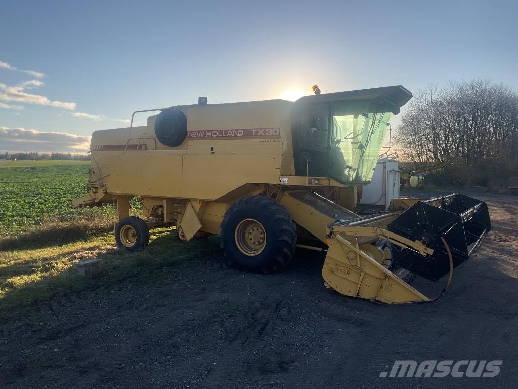 New Holland TX 30 Mietitrebbiatrici