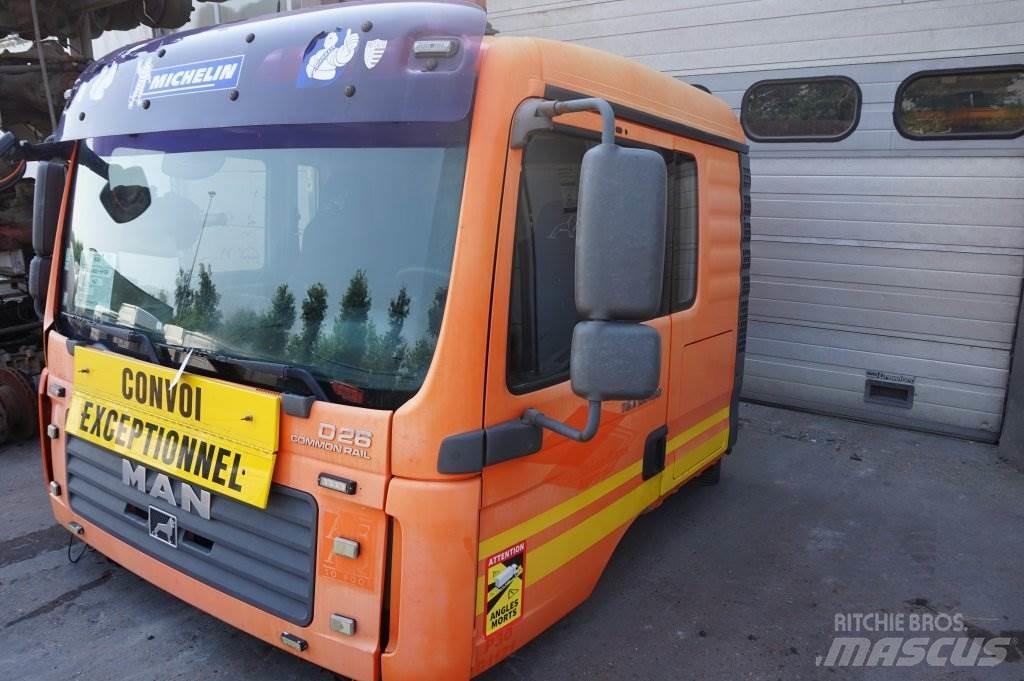 MAN F99L34 TGA Cabine e interni