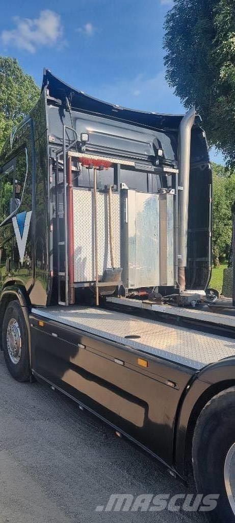 Scania R660 Camion con gancio di sollevamento