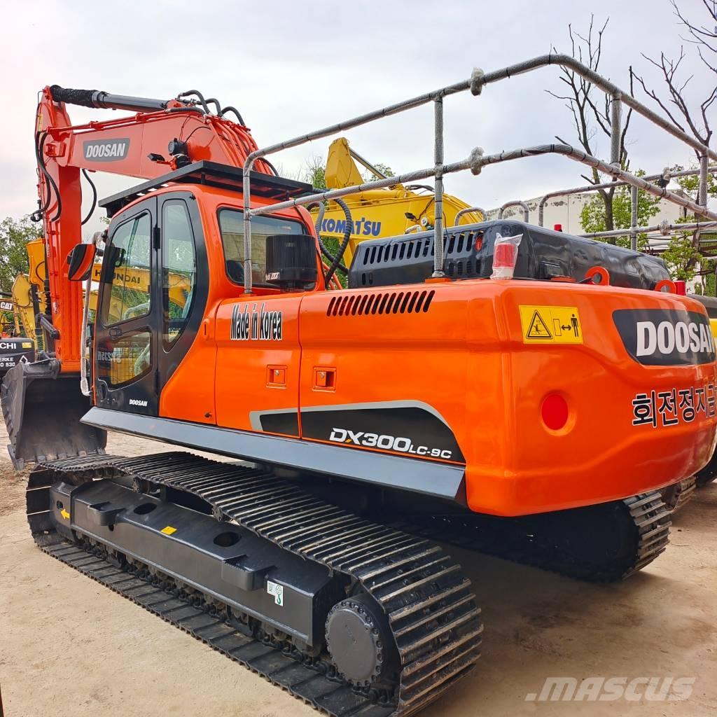 Doosan DX 300 LCA Escavatori cingolati